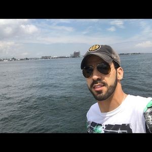 Meet your Posher, Hisham